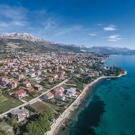 Apartment Awesome In Kastel Kambelovac Kastela